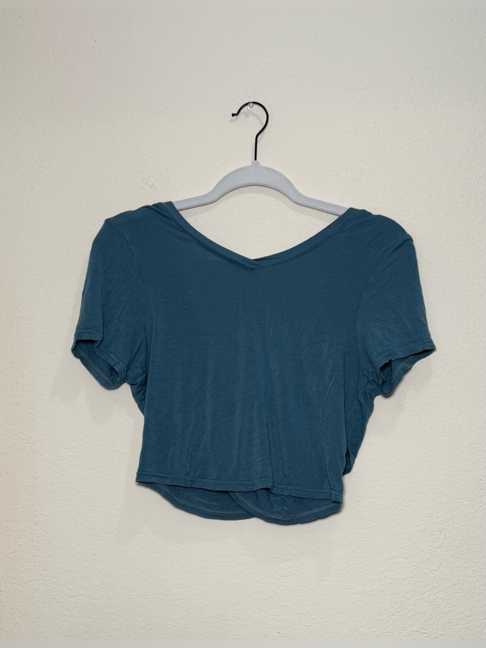 Gymshark Blue Cropped Workout Top Medium Athletic Tee